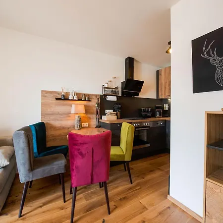 Ski-In Area Apartment With Ski Bus Appartamento